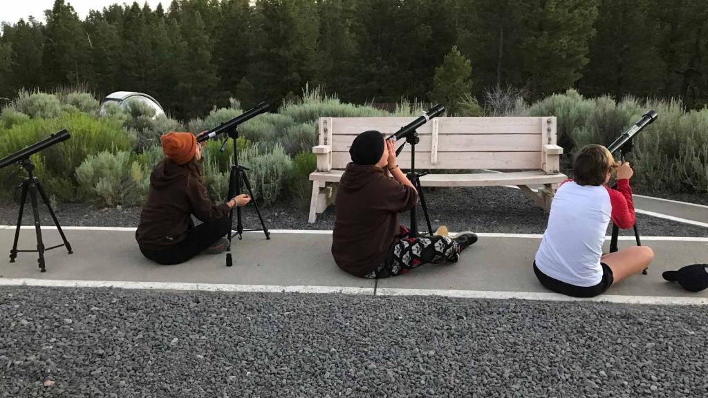 Girl Scouts viewing Venus.